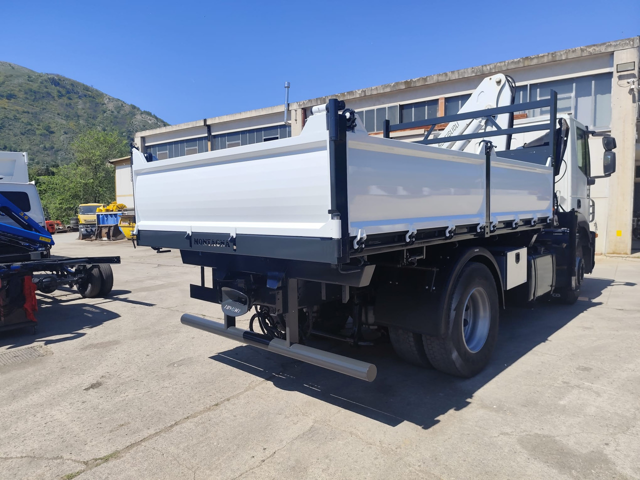 Автоманипулятор, Самосвал IVECO STRALIS CUBE 190S33: фото 34