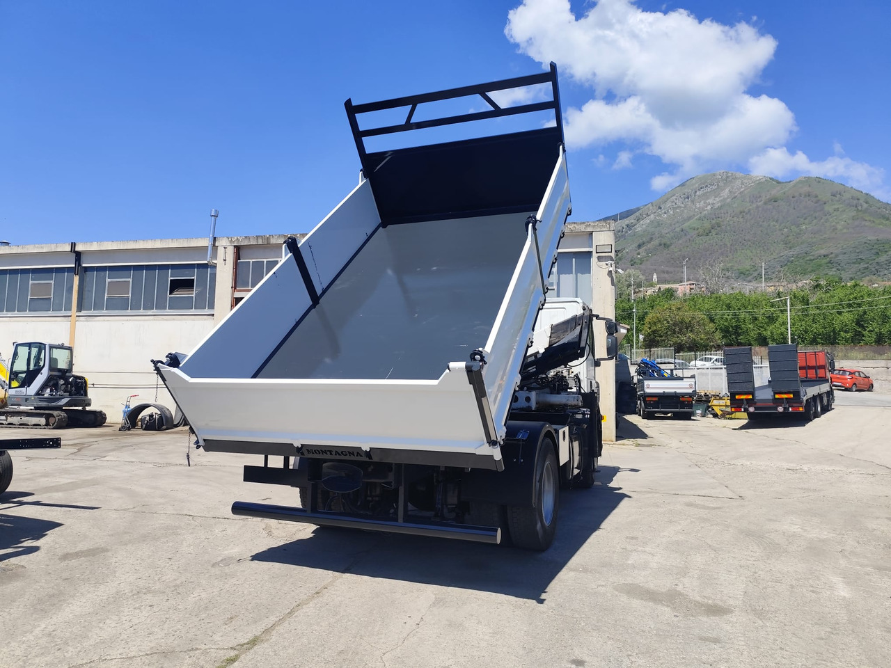 Автоманипулятор, Самосвал IVECO STRALIS CUBE 190S33: фото 9