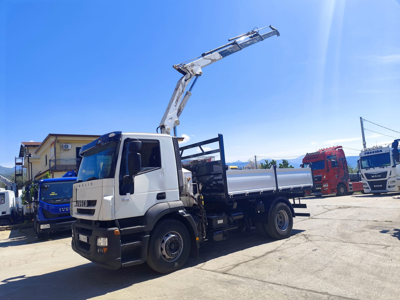 Автоманипулятор, Самосвал IVECO STRALIS CUBE 190S33: фото 25