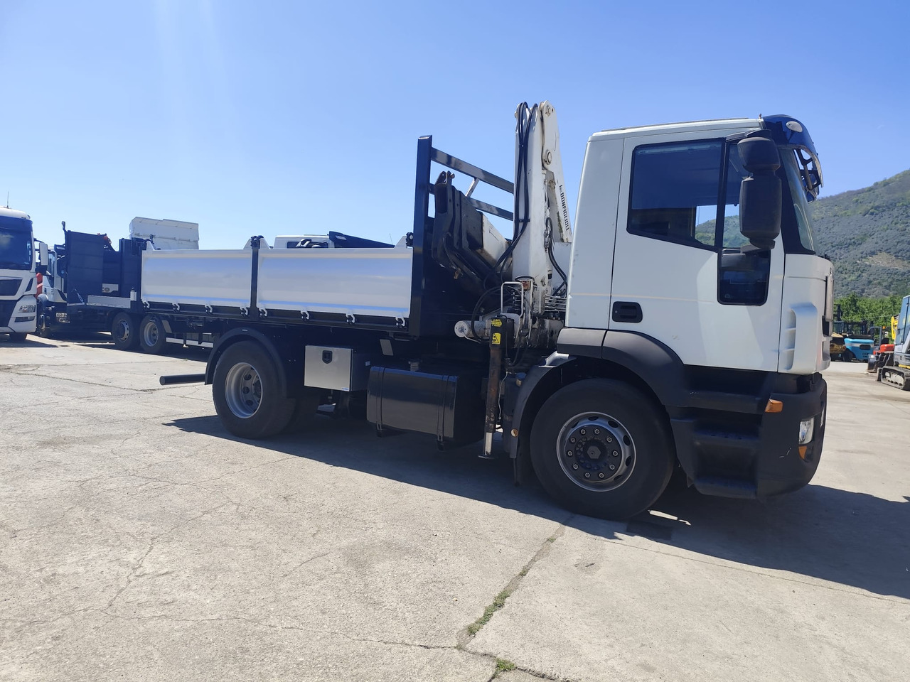 Автоманипулятор, Самосвал IVECO STRALIS CUBE 190S33: фото 36