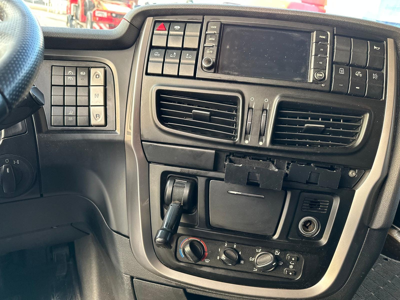 STRALIS 260S42 - Тентованный грузовик: фото 4 STRALIS 260S42 - Тентованный грузовик: фото 4