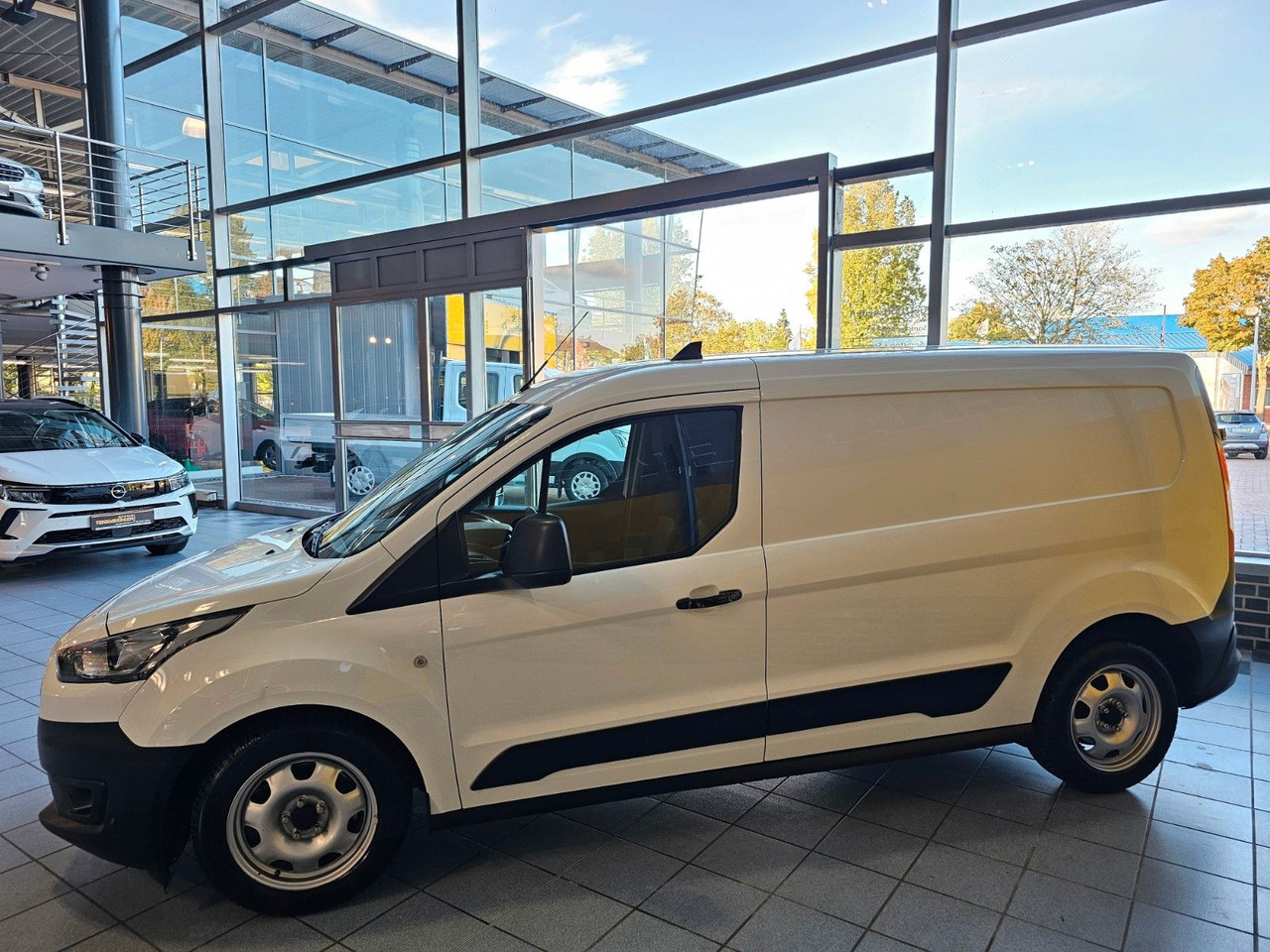 Ford Transit Connect Kasten lang - Легковой автомобиль: фото 4 Ford Transit Connect Kasten lang - Легковой автомобиль: фото 4
