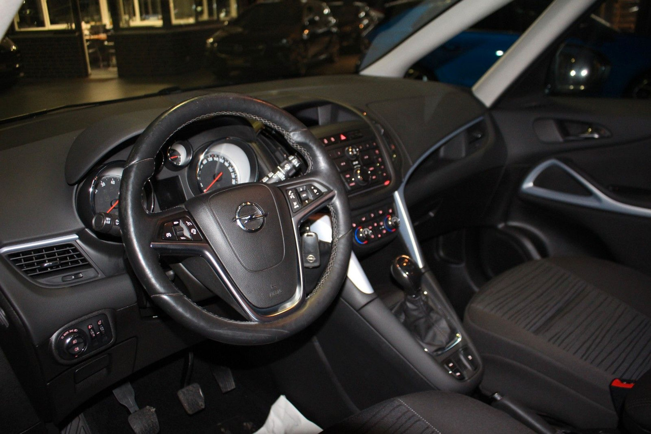 Пассажирский фургон Opel Zafira C Tourer Style PDC Sitz u.Lenkradheizung: фото 8