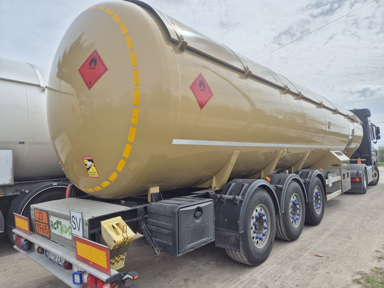 BC-LDS NCG-50 /LPG/ GPL/ PROPANE/ Mercedes axels - Полуприцеп-цистерна: фото 2 BC-LDS NCG-50 /LPG/ GPL/ PROPANE/ Mercedes axels - Полуприцеп-цистерна: фото 2