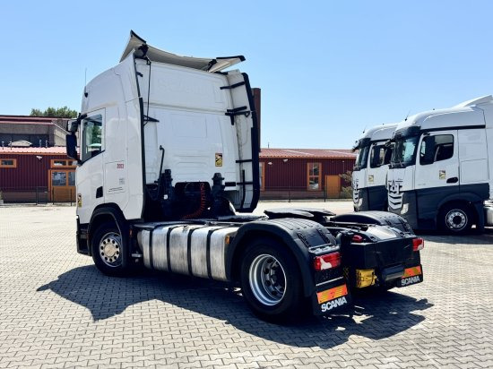 Scania R450 3 Stück verfügbar DC 13 164 Euro 6 Highline Retarder - Тягач: фото 4 Scania R450 3 Stück verfügbar DC 13 164 Euro 6 Highline Retarder - Тягач: фото 4