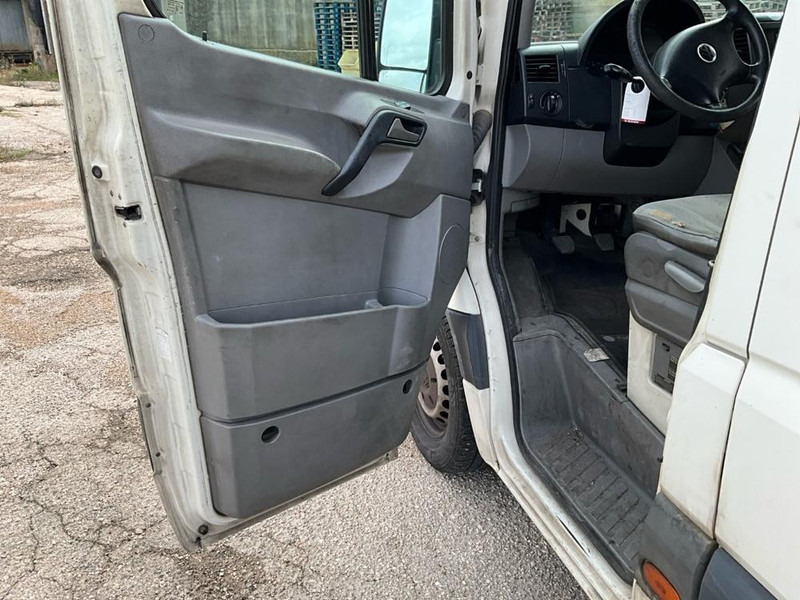 Volkswagen Crafter - Цельнометаллический фургон: фото 5 Volkswagen Crafter - Цельнометаллический фургон: фото 5