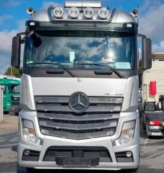 Mercedes-Benz ACTROS 2542 - Грузовик с закрытым кузовом: фото 5 Mercedes-Benz ACTROS 2542 - Грузовик с закрытым кузовом: фото 5