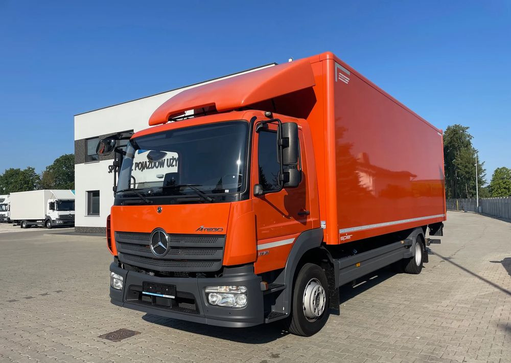 Mercedes-Benz ATEGO 1218 - Грузовик с закрытым кузовом: фото 1 Mercedes-Benz ATEGO 1218 - Грузовик с закрытым кузовом: фото 1