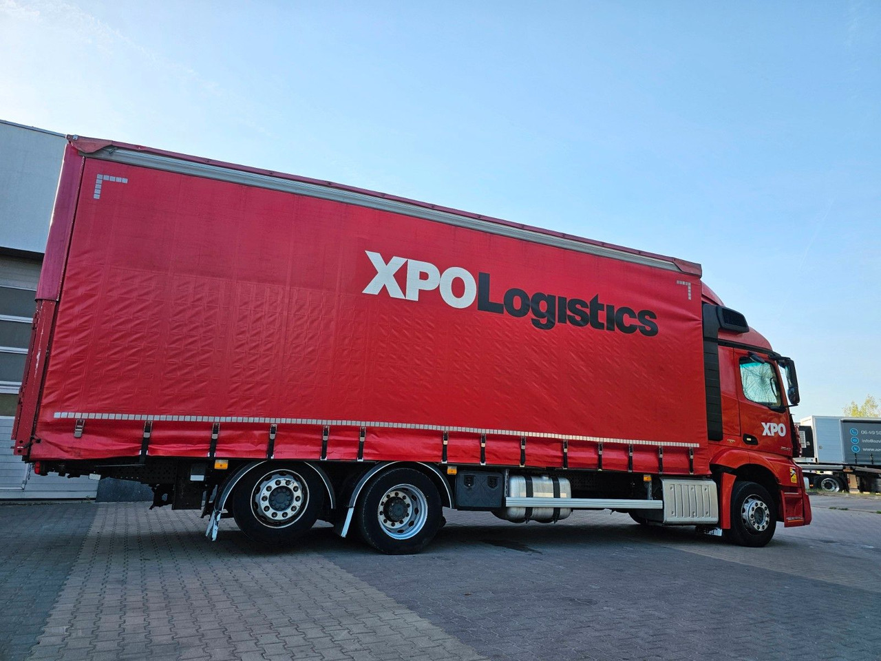 Mercedes-Benz 2543 ACTROS 6x2 JUMBO 8,2 Erhöhtes Dach Edscha - Тентованный грузовик: фото 4 Mercedes-Benz 2543 ACTROS 6x2 JUMBO 8,2 Erhöhtes Dach Edscha - Тентованный грузовик: фото 4