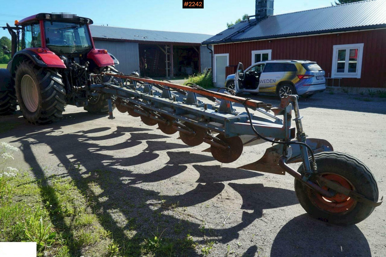 6-bladed plow Överum - Техника для обработки почвы: фото 3 6-bladed plow Överum - Техника для обработки почвы: фото 3