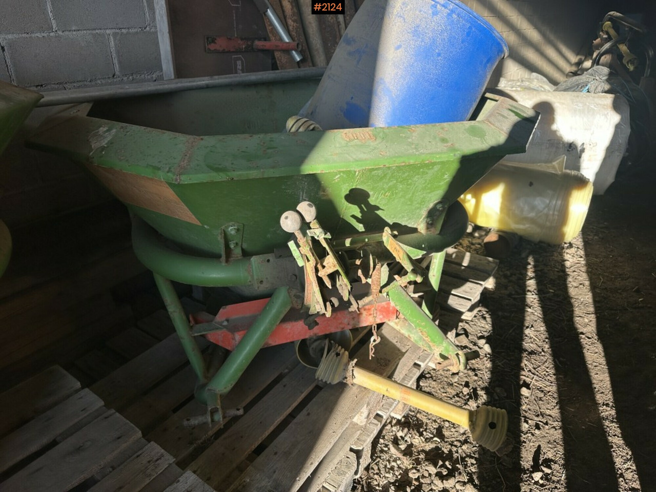 Fertilizer spreader - Разбрасыватель удобрений: фото 3 Fertilizer spreader - Разбрасыватель удобрений: фото 3