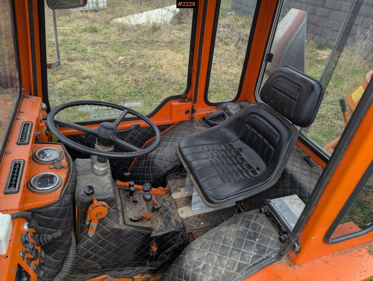 Tractor Holder P60 with multiple implements - Трактор: фото 3 Tractor Holder P60 with multiple implements - Трактор: фото 3