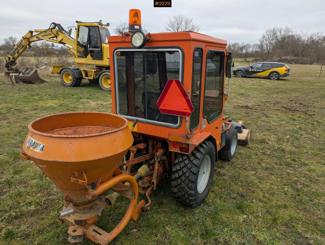 Tractor Holder P60 with multiple implements - Трактор: фото 2 Tractor Holder P60 with multiple implements - Трактор: фото 2