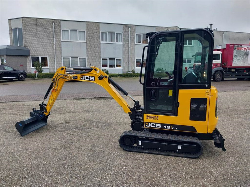 JCB 19C-1 PC - Мини-экскаватор: фото 3 JCB 19C-1 PC - Мини-экскаватор: фото 3