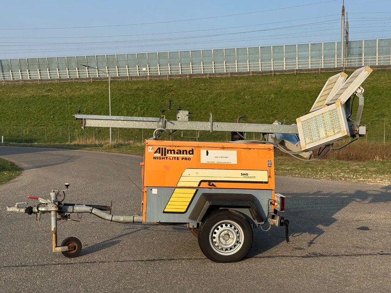 Doosan Allmand Night-Light Pro mobiele lichtmast LED - Осветительная мачта: фото 3 Doosan Allmand Night-Light Pro mobiele lichtmast LED - Осветительная мачта: фото 3