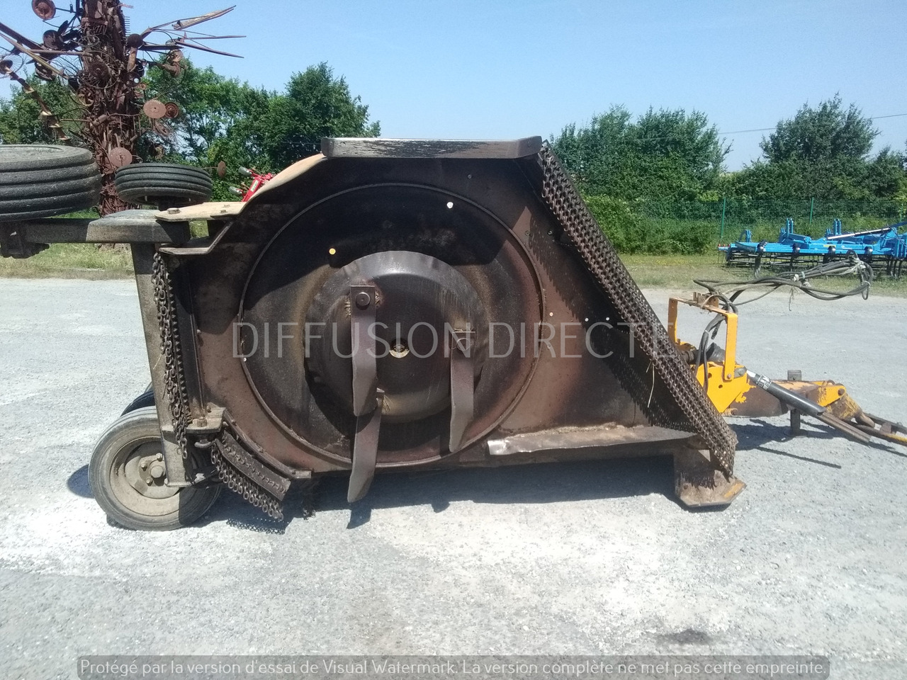 BOMFORD BROYEUR A AXE HORIZONTAL TRI WING 4600 - Газонокосилка: фото 4 BOMFORD BROYEUR A AXE HORIZONTAL TRI WING 4600 - Газонокосилка: фото 4