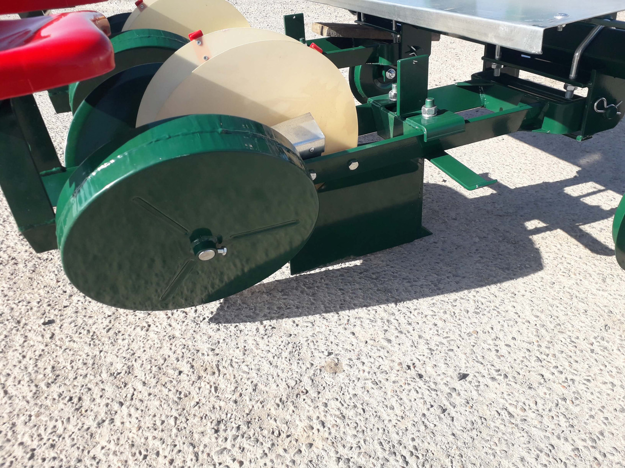 GARMACH Transplanteur à Mini-Mottes 2 rangs - Картофелесажалка: фото 5 GARMACH Transplanteur à Mini-Mottes 2 rangs - Картофелесажалка: фото 5