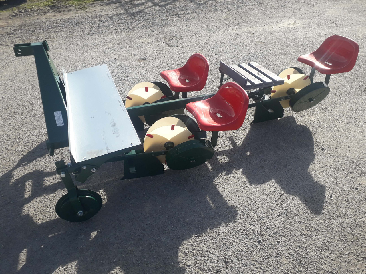 GARMACH Transplanteur à Mini-Mottes 3 rangs - Картофелесажалка: фото 2 GARMACH Transplanteur à Mini-Mottes 3 rangs - Картофелесажалка: фото 2