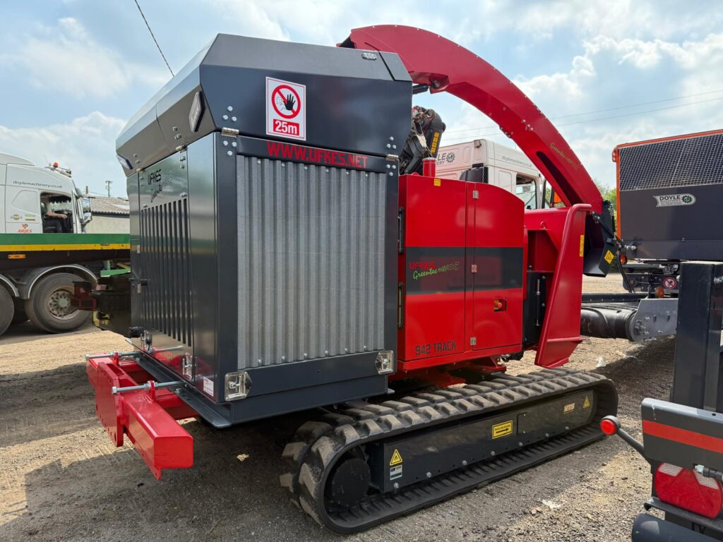 UFKES 942 Chipper - Измельчитель древесины: фото 1 UFKES 942 Chipper - Измельчитель древесины: фото 1