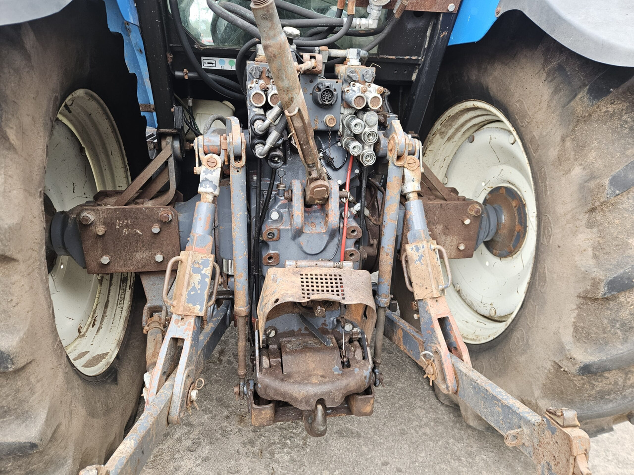 1997 New Holland 8360 - Трактор: фото 4 1997 New Holland 8360 - Трактор: фото 4