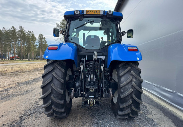 New Holland T7.200 - Трактор: фото 4 New Holland T7.200 - Трактор: фото 4
