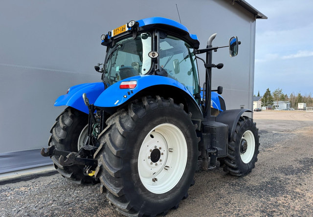 New Holland T7.200 - Трактор: фото 5 New Holland T7.200 - Трактор: фото 5