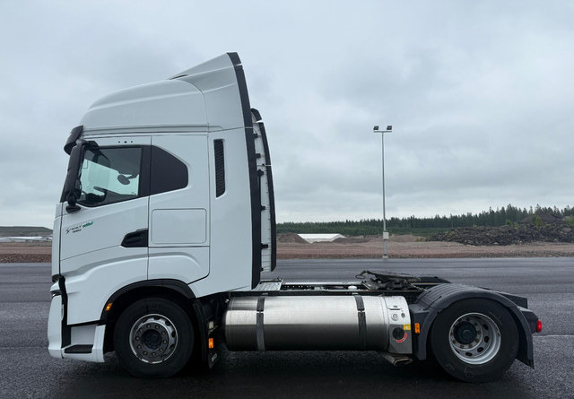 Iveco S-Way 460 4x2 LNG / LBG - Тягач: фото 2 Iveco S-Way 460 4x2 LNG / LBG - Тягач: фото 2