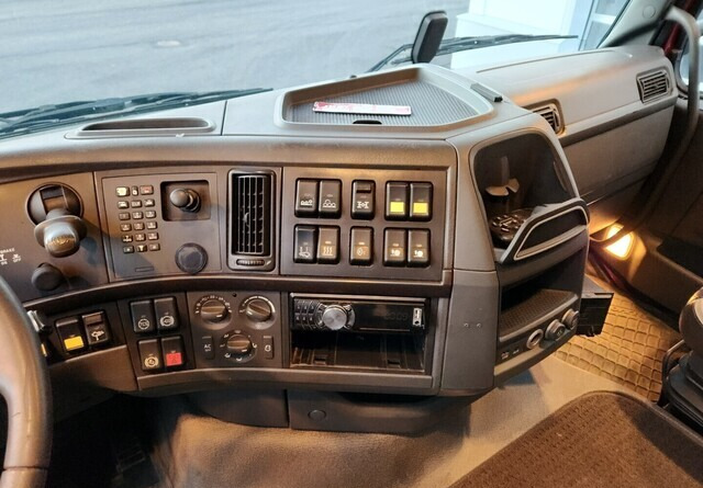 Тягач Volvo FH16 600 8x4: фото 17
