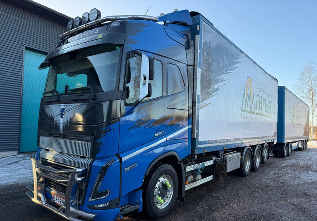 VolvoFH16 650 8x4 - Грузовик с закрытым кузовом, Прицеп-фургон: фото 1 VolvoFH16 650 8x4 - Грузовик с закрытым кузовом, Прицеп-фургон: фото 1