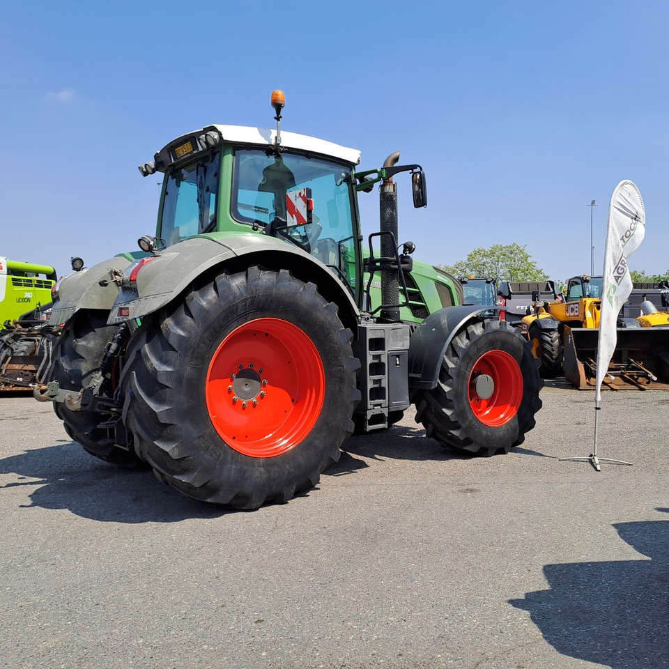 FENDT 828 VARIO PROFI PLUS - Трактор: фото 3 FENDT 828 VARIO PROFI PLUS - Трактор: фото 3