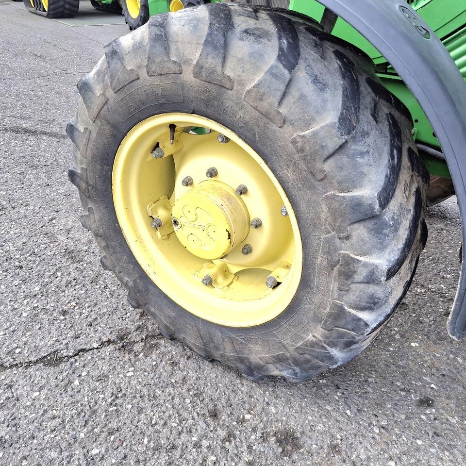 Трактор JOHN DEERE 5100 R: фото 10 Трактор JOHN DEERE 5100 R: фото 10