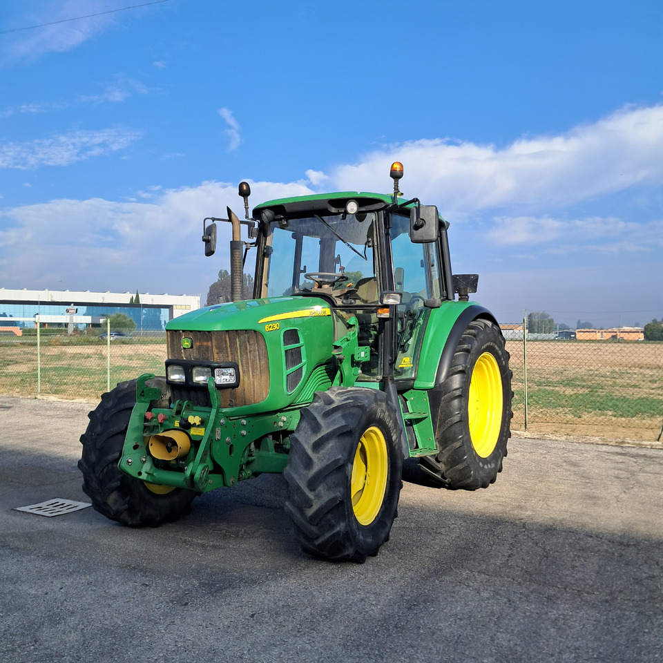 JOHN DEERE 6230 - Трактор: фото 1 JOHN DEERE 6230 - Трактор: фото 1