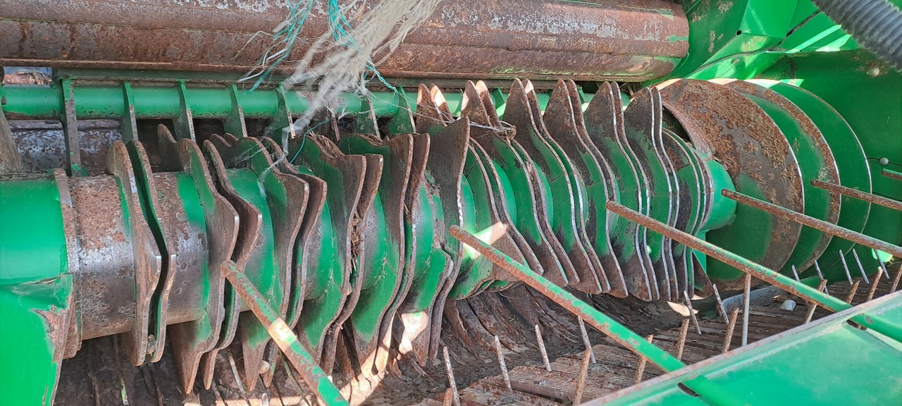 JOHN DEERE 960 - Пресс-подборщик рулонный: фото 5 JOHN DEERE 960 - Пресс-подборщик рулонный: фото 5