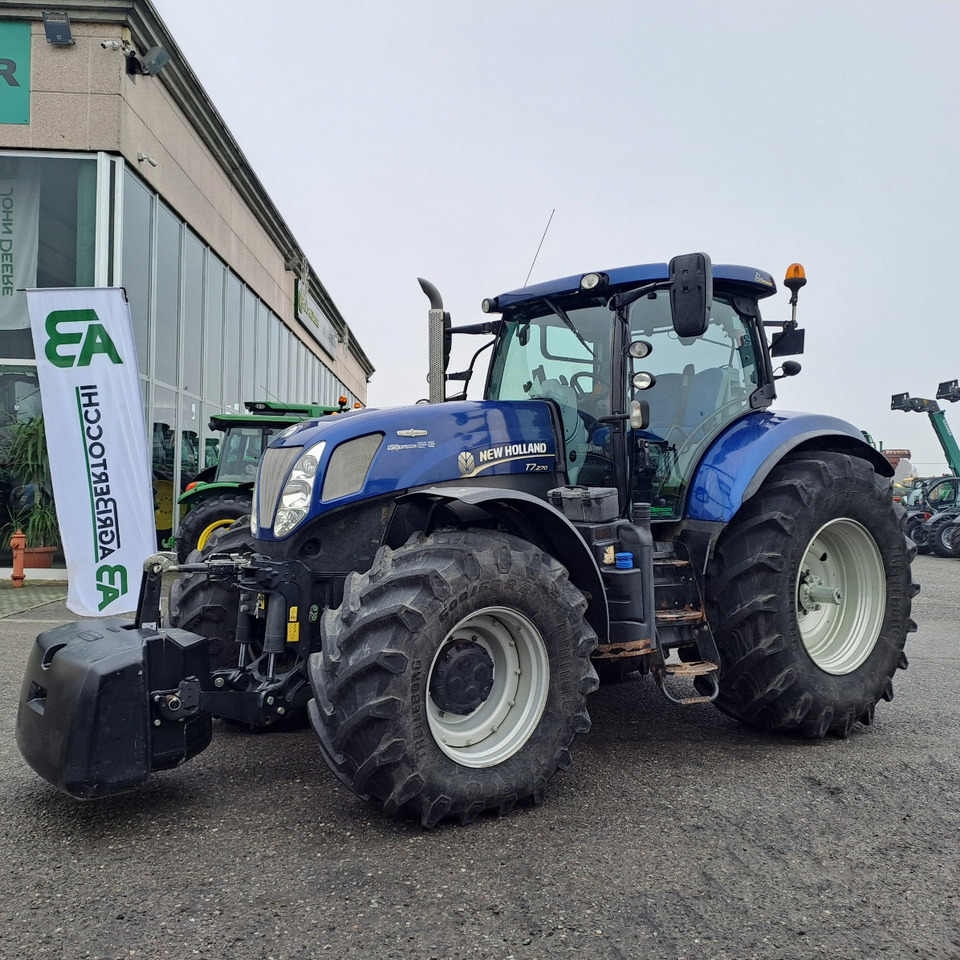 NEW HOLLAND T7.270 BLUEPOWER - Трактор: фото 1 NEW HOLLAND T7.270 BLUEPOWER - Трактор: фото 1