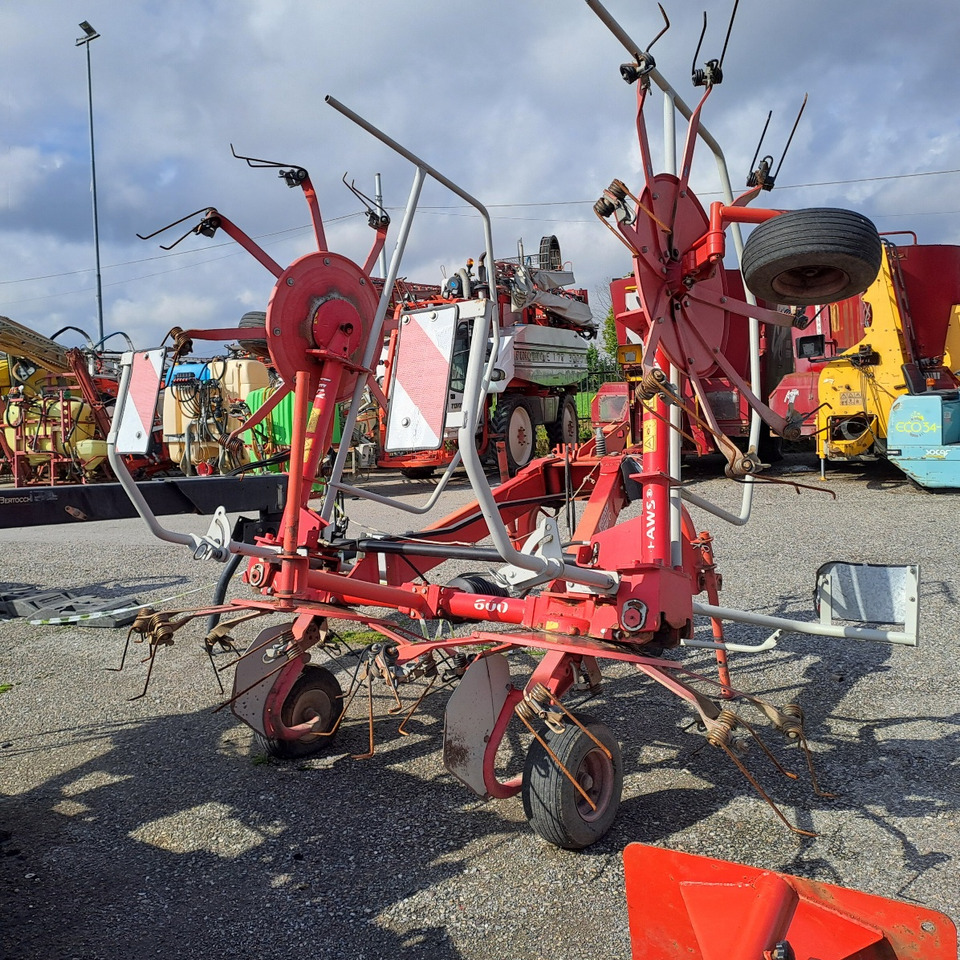 VOLTAFIENO LELY STABILO 600 - Сеноворошилка: фото 3 VOLTAFIENO LELY STABILO 600 - Сеноворошилка: фото 3