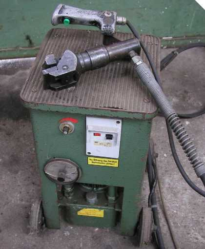 ECKOLD MZ 10 - Kraftformer/Druckfügezangen - Металлообрабатывающий станок: фото 1 ECKOLD MZ 10 - Kraftformer/Druckfügezangen - Металлообрабатывающий станок: фото 1