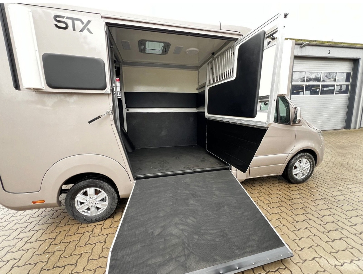 MERCEDES-BENZ Sprinter - Коневоз: фото 5 MERCEDES-BENZ Sprinter - Коневоз: фото 5
