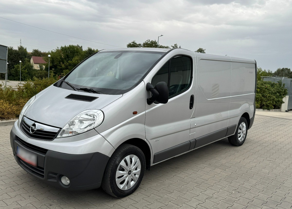 Opel Vivaro 2.0 DCI 115KM 2013 Rok SERWISOWANY Bezwypadkowy Super Stan - Цельнометаллический фургон: фото 1 Opel Vivaro 2.0 DCI 115KM 2013 Rok SERWISOWANY Bezwypadkowy Super Stan - Цельнометаллический фургон: фото 1