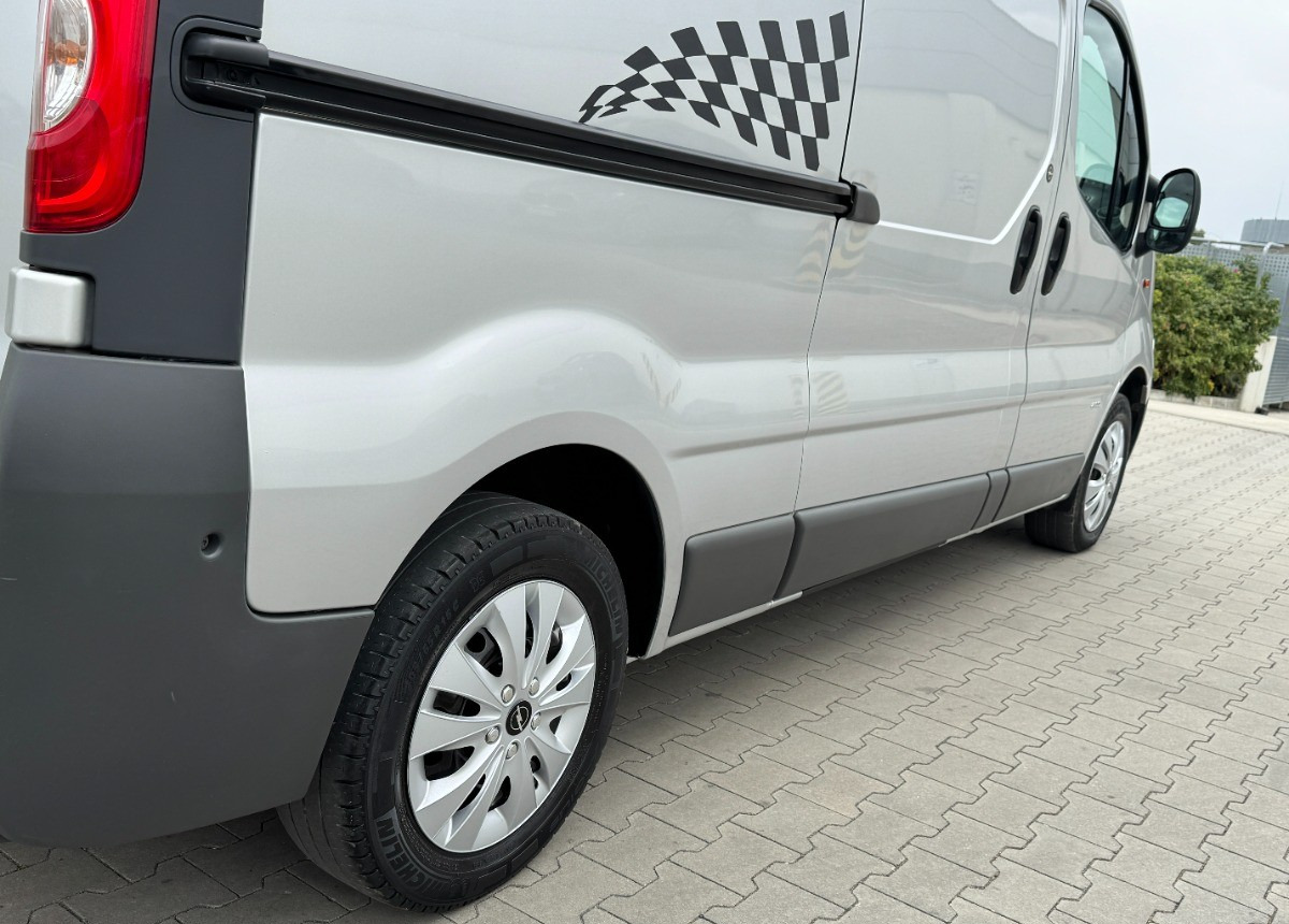 Цельнометаллический фургон Opel Vivaro 2.0 DCI 115KM 2013 Rok SERWISOWANY Bezwypadkowy Super Stan: фото 20 Цельнометаллический фургон Opel Vivaro 2.0 DCI 115KM 2013 Rok SERWISOWANY Bezwypadkowy Super Stan: фото 20