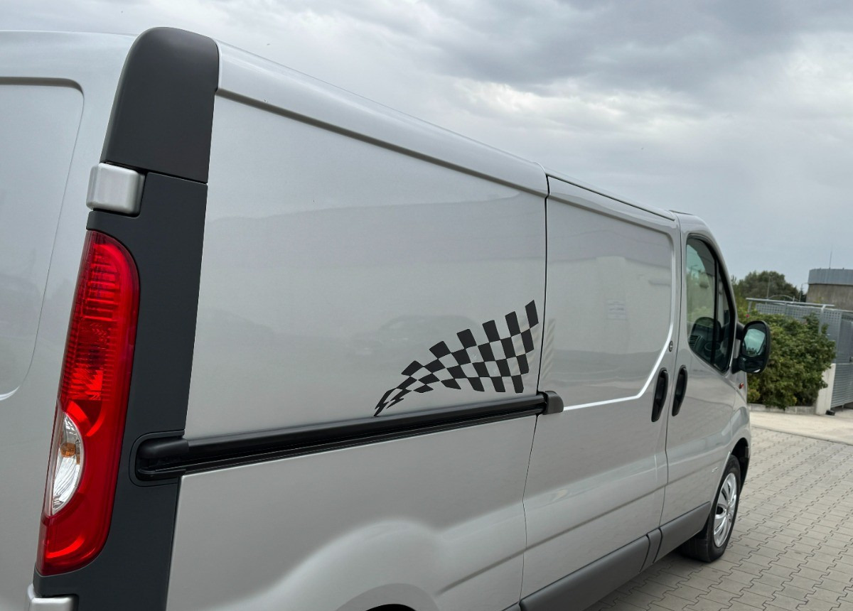 Цельнометаллический фургон Opel Vivaro 2.0 DCI 115KM 2013 Rok SERWISOWANY Bezwypadkowy Super Stan: фото 19 Цельнометаллический фургон Opel Vivaro 2.0 DCI 115KM 2013 Rok SERWISOWANY Bezwypadkowy Super Stan: фото 19