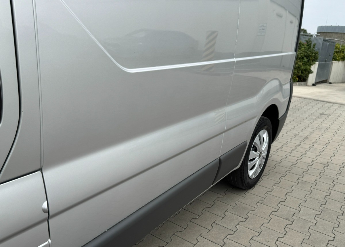 Цельнометаллический фургон Opel Vivaro 2.0 DCI 115KM 2013 Rok SERWISOWANY Bezwypadkowy Super Stan: фото 14 Цельнометаллический фургон Opel Vivaro 2.0 DCI 115KM 2013 Rok SERWISOWANY Bezwypadkowy Super Stan: фото 14