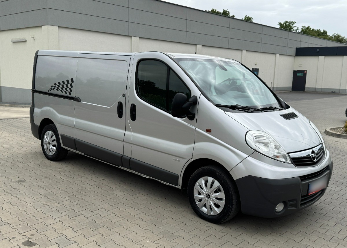 Opel Vivaro 2.0 DCI 115KM 2013 Rok SERWISOWANY Bezwypadkowy Super Stan - Цельнометаллический фургон: фото 4 Opel Vivaro 2.0 DCI 115KM 2013 Rok SERWISOWANY Bezwypadkowy Super Stan - Цельнометаллический фургон: фото 4