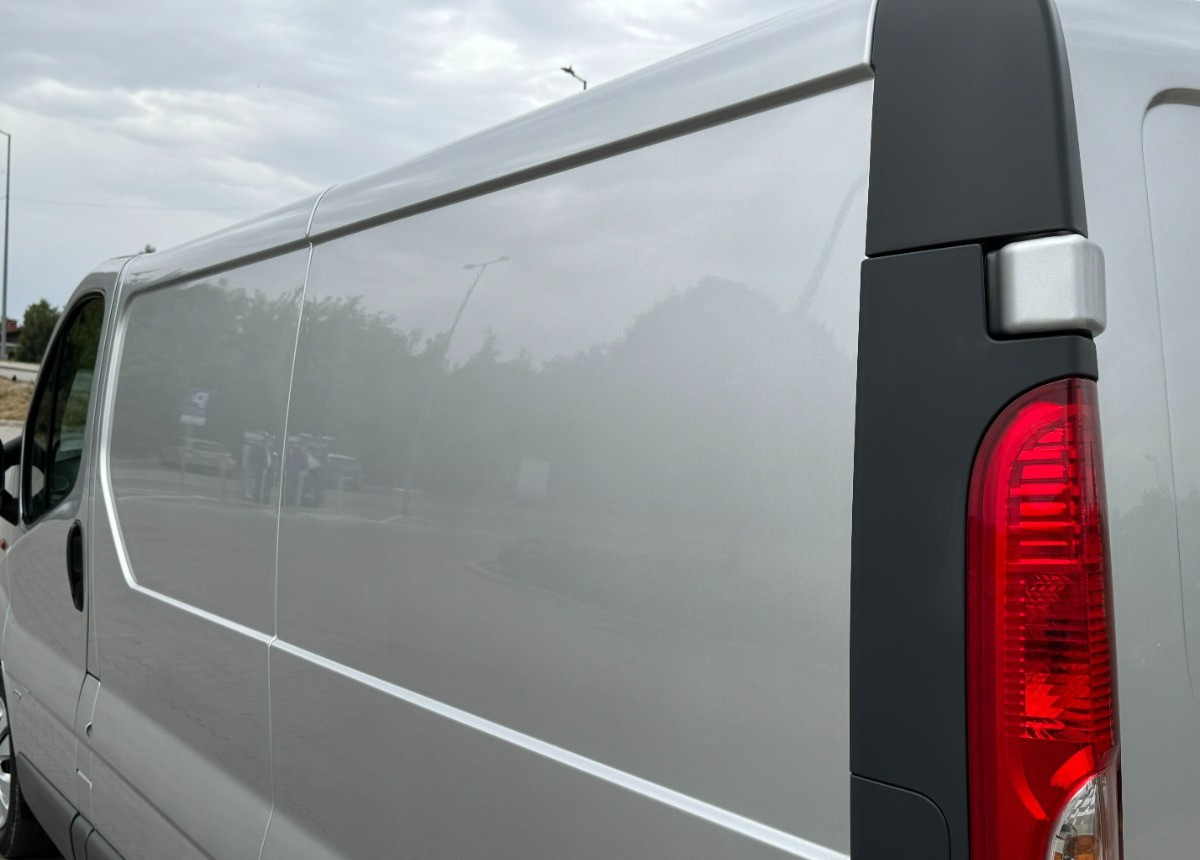 Цельнометаллический фургон Opel Vivaro 2.0 DCI 115KM 2013 Rok SERWISOWANY Bezwypadkowy Super Stan: фото 16 Цельнометаллический фургон Opel Vivaro 2.0 DCI 115KM 2013 Rok SERWISOWANY Bezwypadkowy Super Stan: фото 16