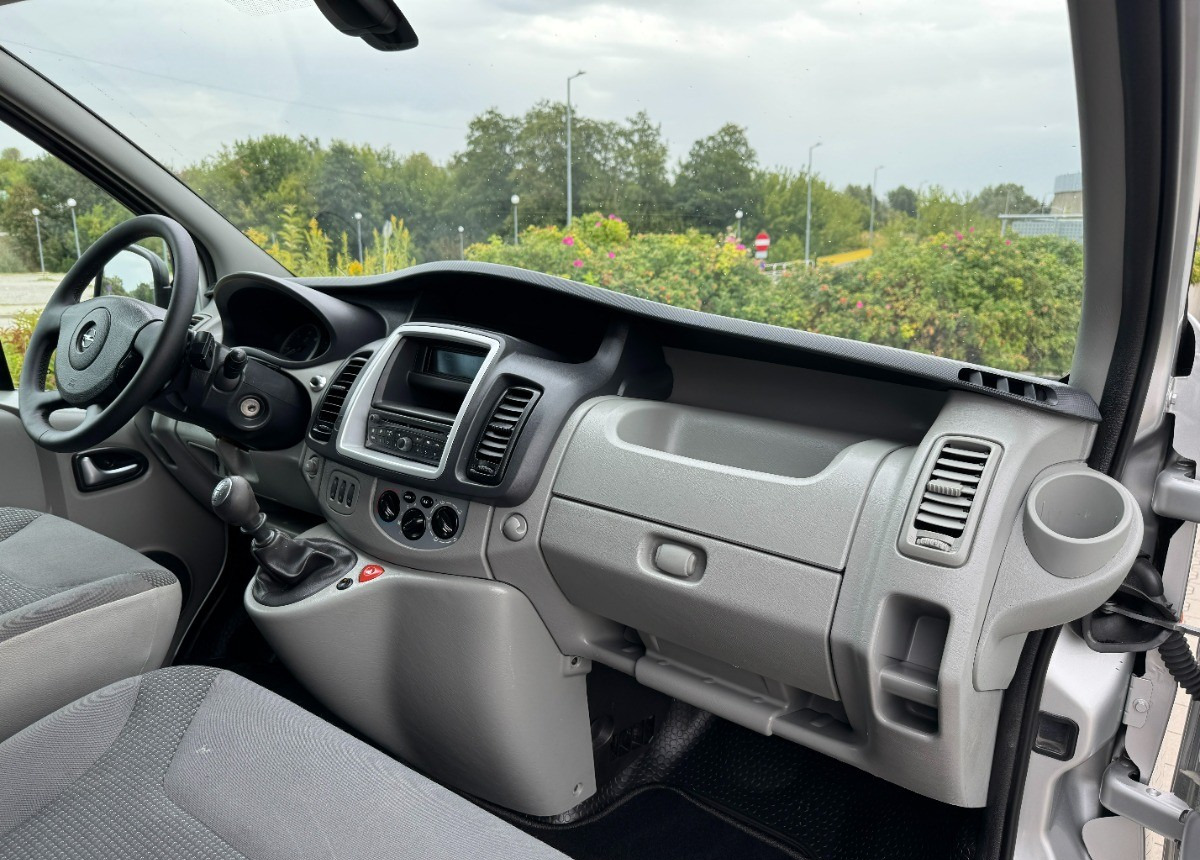 Цельнометаллический фургон Opel Vivaro 2.0 DCI 115KM 2013 Rok SERWISOWANY Bezwypadkowy Super Stan: фото 7 Цельнометаллический фургон Opel Vivaro 2.0 DCI 115KM 2013 Rok SERWISOWANY Bezwypadkowy Super Stan: фото 7