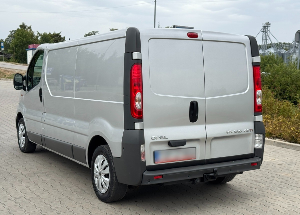 Цельнометаллический фургон Opel Vivaro 2.0 DCI 115KM 2013 Rok SERWISOWANY Bezwypadkowy Super Stan: фото 15 Цельнометаллический фургон Opel Vivaro 2.0 DCI 115KM 2013 Rok SERWISOWANY Bezwypadkowy Super Stan: фото 15