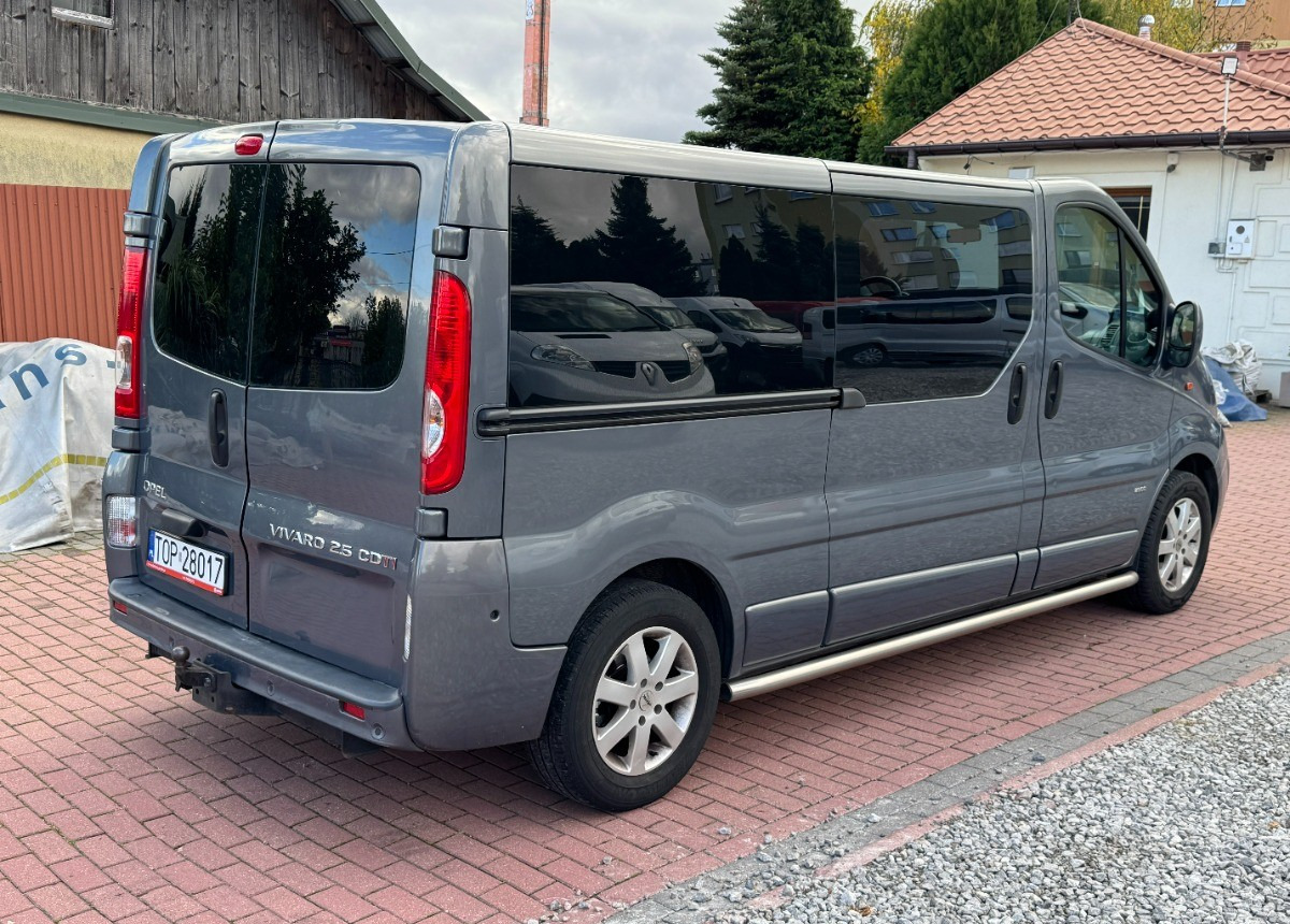 Opel Vivaro LONG 2.5 150KM Brygadówka Brygada Bezwypadkowy Super Stan FV23 - Грузопассажирский фургон: фото 3 Opel Vivaro LONG 2.5 150KM Brygadówka Brygada Bezwypadkowy Super Stan FV23 - Грузопассажирский фургон: фото 3