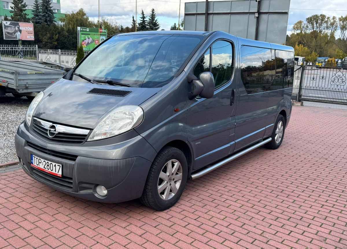 Opel Vivaro LONG 2.5 150KM Brygadówka Brygada Bezwypadkowy Super Stan FV23 - Грузопассажирский фургон: фото 2 Opel Vivaro LONG 2.5 150KM Brygadówka Brygada Bezwypadkowy Super Stan FV23 - Грузопассажирский фургон: фото 2