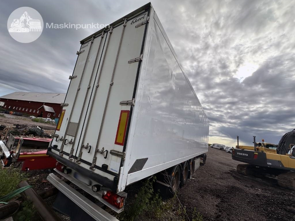 Ekeri T 3 + Krone Dolly - Полуприцеп-фургон: фото 4 Ekeri T 3 + Krone Dolly - Полуприцеп-фургон: фото 4