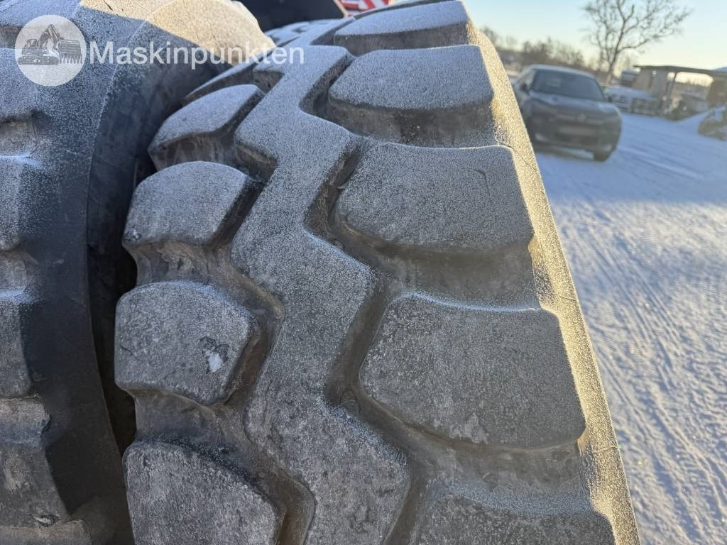 Goodyear GP-40 Däck med fälg till hjullastare - Шина для Строительной техники: фото 2 Goodyear GP-40 Däck med fälg till hjullastare - Шина для Строительной техники: фото 2