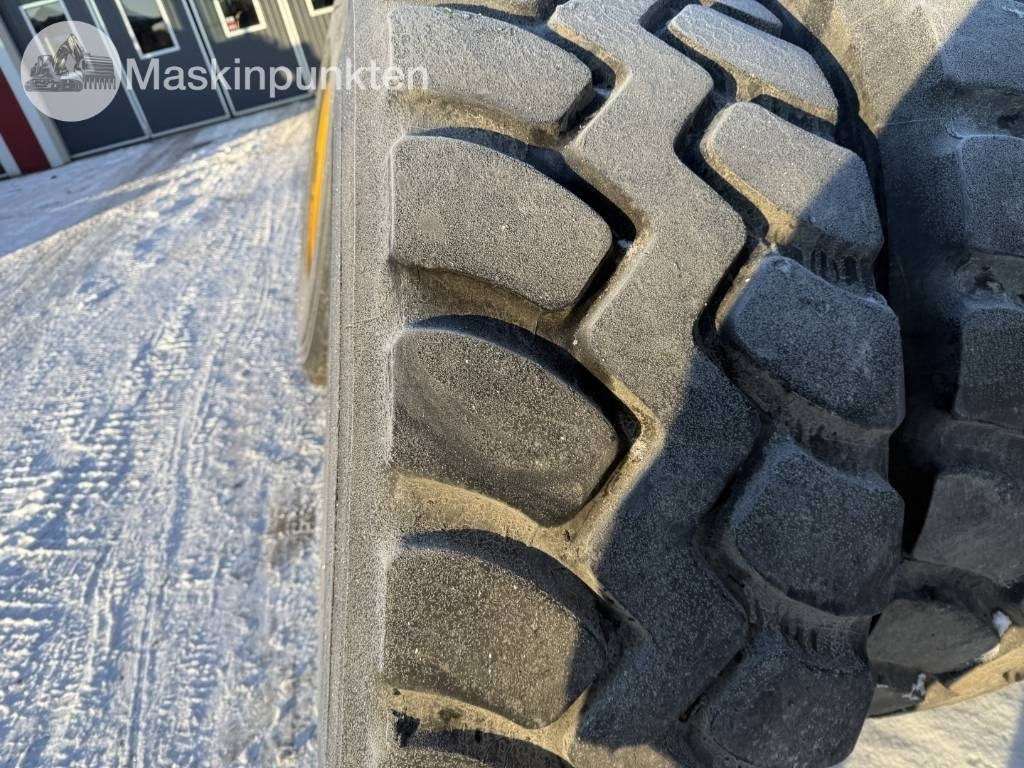 Goodyear GP-40 Däck med fälg till hjullastare - Шина для Строительной техники: фото 4 Goodyear GP-40 Däck med fälg till hjullastare - Шина для Строительной техники: фото 4